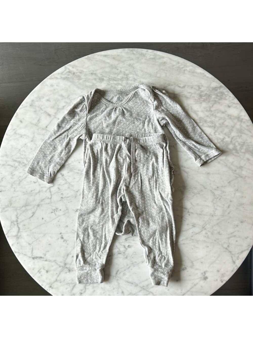Baby gap grey polka dot set size 18-24 months